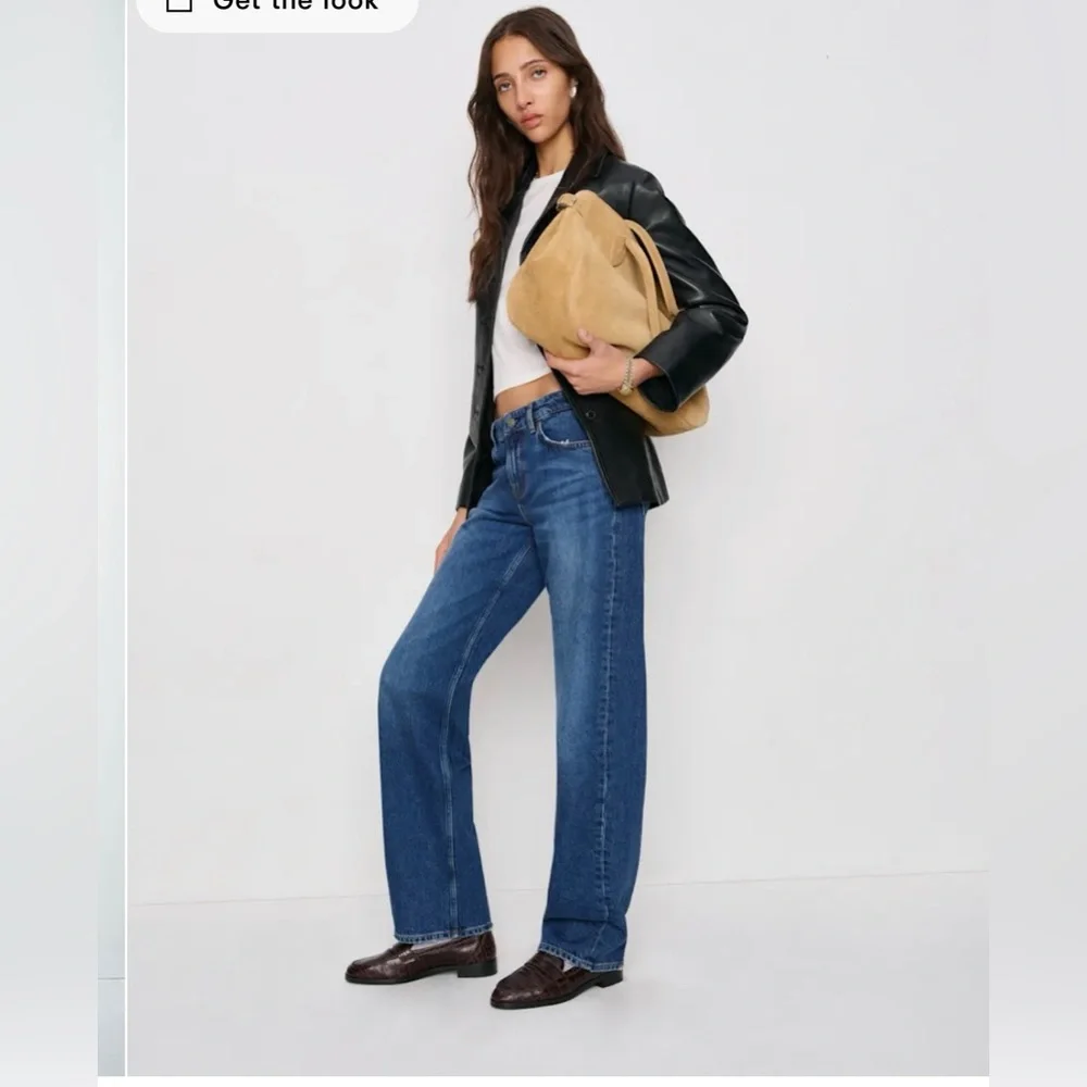 Reformation Charlee Low Rise Straight Leg Short Jeans In Blue Maggiore. Size 30S - Picture 3 of 15